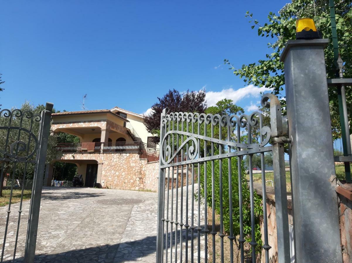 Villa Pacchini Poggio Mirteto ภายนอก รูปภาพ
